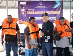 KSOP Baubau Fokus Kelengkapan Kelaikan Kapal Tradisional, Bagikan Ratusan Baju Pelampung