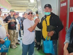Hari Pelanggan Nasional, PT.ASDP Baubau Beri Souvenir Kepada Penumpang Kapal