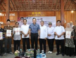 Dampingi Menko AHY Serahkan Sertipikat di Gunungkidul, Wamen Ossy: Ini Wujud Nyata Kolaborasi