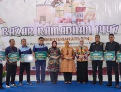 Kementerian ATR/BPN Berikan Santunan untuk Pegawai dalam Momen Bazar Ramadan 1447 H